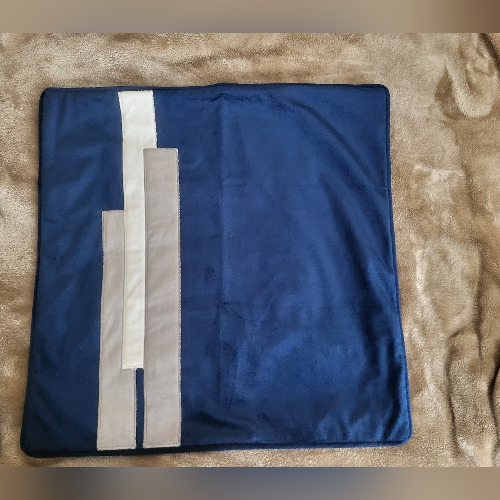 ** NEW Blue‎ and Gray Decorative Pillow Cover 1 Only